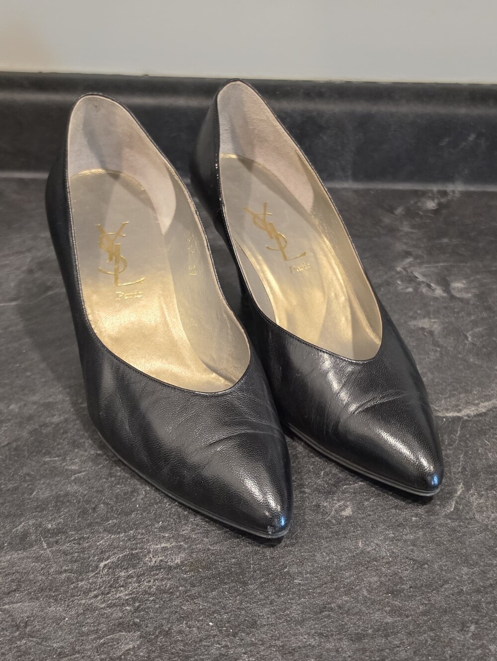 Yves Saint Laurent Size 37 Black Leather Pointed Pumps with Gold Insole